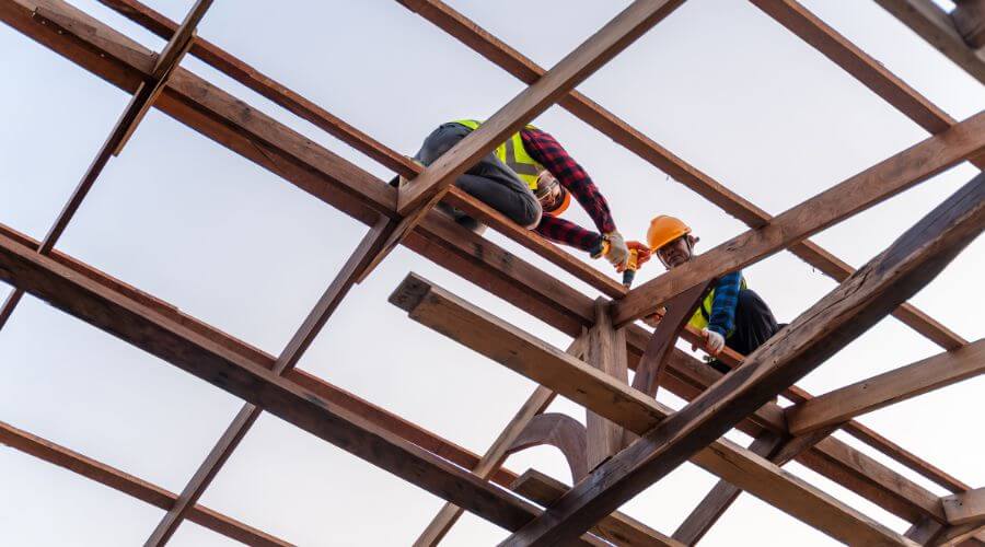 Expert Emergency Roof Repairs services in Wakarusa, IN
